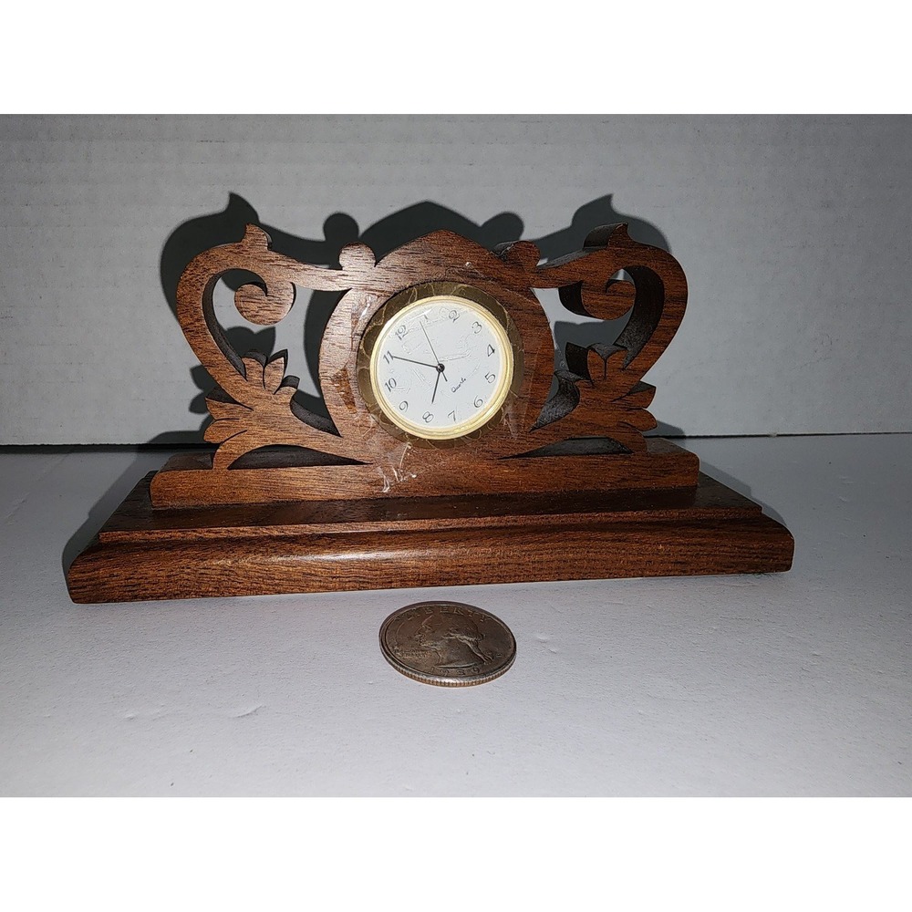 William Jackson Hand‎ Carved Wood Clock AA1